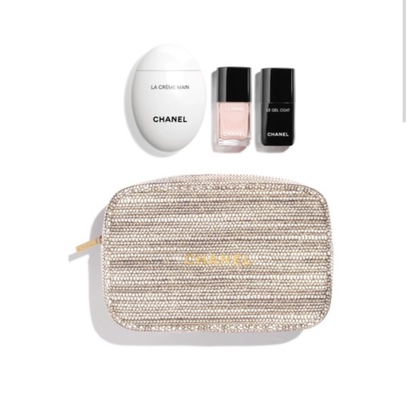 CHANEL Other - Chanel 2022 Holiday set